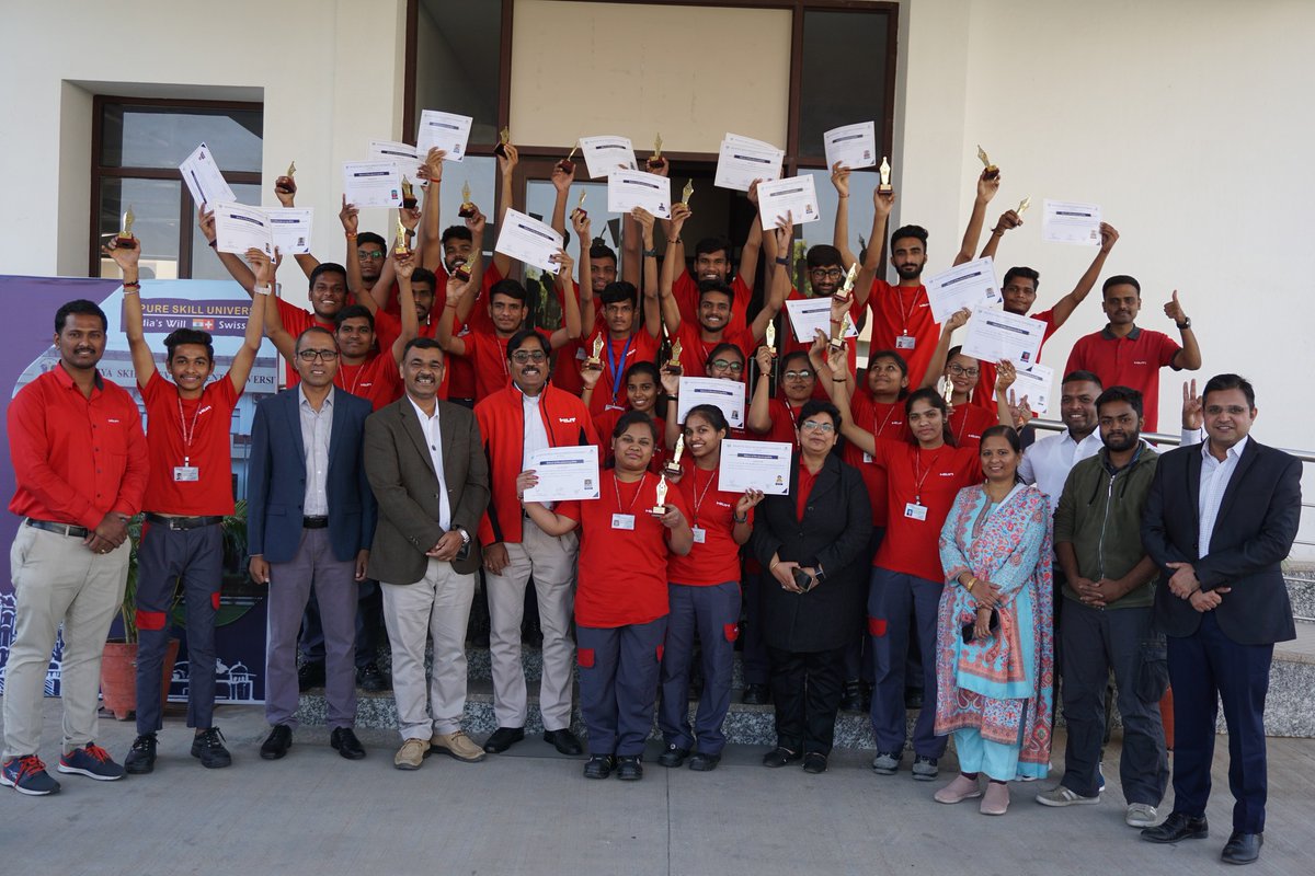 BsduOfficial's tweet photo. #CareerReady with BSDUβs Certification!!
Delighted to introduce these #youth from #Gujrat, who completed their month-long #SkillDevelopment training at #BSDUJaipur #Jaipur
We wish them a rewarding and long #career #Hilti!
#TrainWithBSDU #careerdevelopment #FirstJob #newjob https://t.co/oHTPKY4Ar0