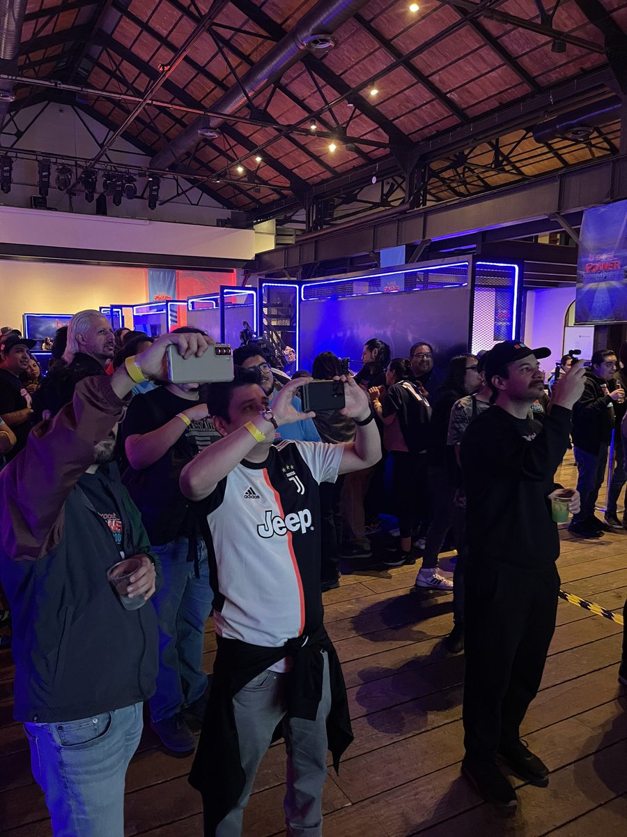 BRCDEvg's tweet photo. ¡Campeón de campeones! 🏆 Llegamos al último confrontamiento de la noche.
@boost_mx POWER CHAMPIONS 🎮🔥
#boostPOWER #boostCHAMPIONS
#PruebaTuPoder https://t.co/H1fPHJ02f5