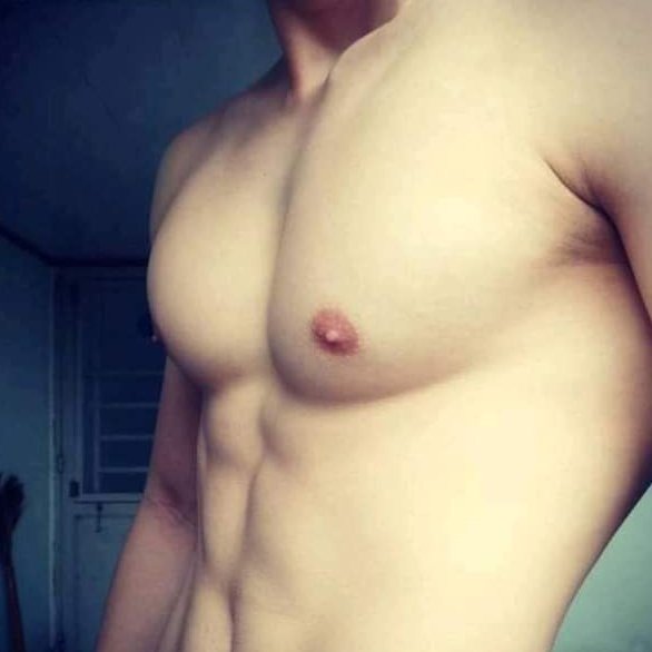 নীরবতা কখনো সম্মতি, কখনো দুর্বলতা, কখনো ঝড়ের পূর্বাভাস; আবার কখনো ছেড়ে যাওয়ার আভাস দেয়।🤝