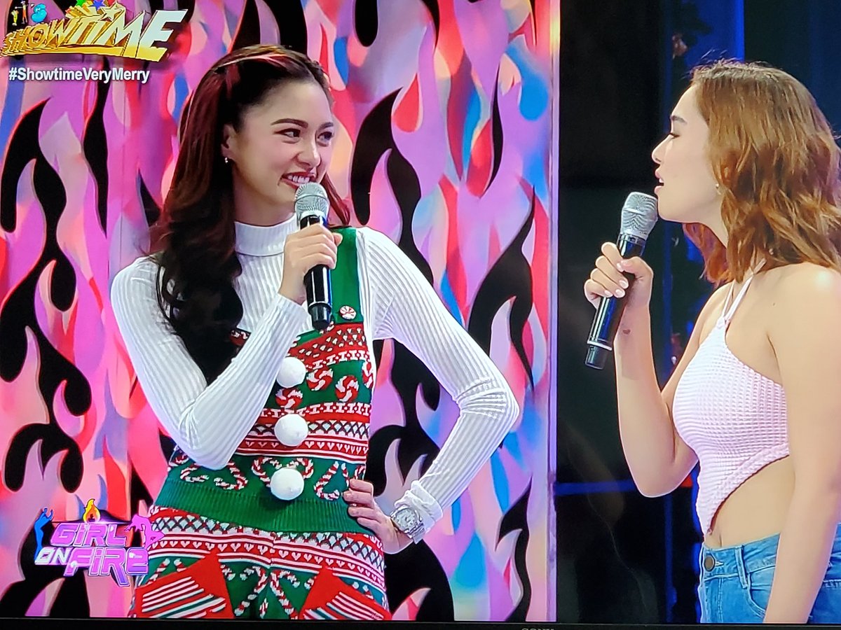 CuddlesJackie's tweet photo. @prinsesachinita's fave pizza flavor: spinach truffle 🍕❤😋 #soyal 😁
#ShowtimeVeryMerry https://t.co/upOHVrh642