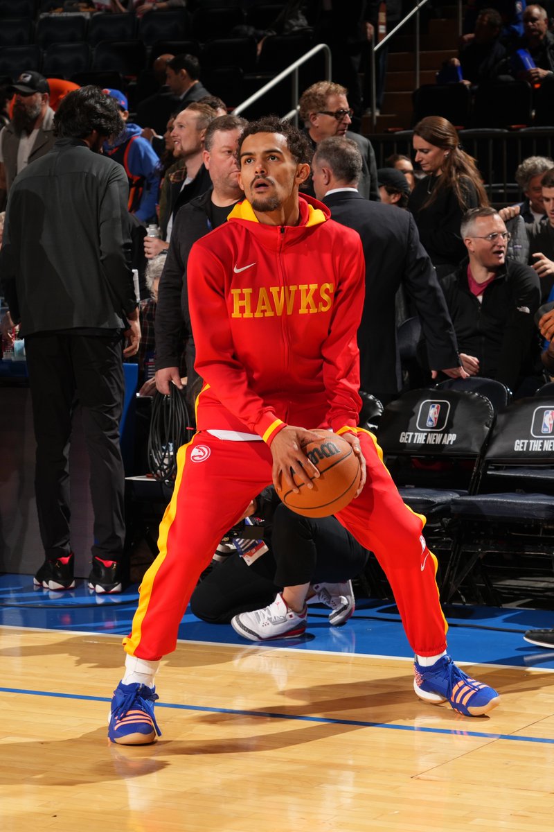 BleacherReport's tweet photo. Trae Young wearing “King of Broadway” kicks at MSG tonight 👟 https://t.co/385SJnlmSK
