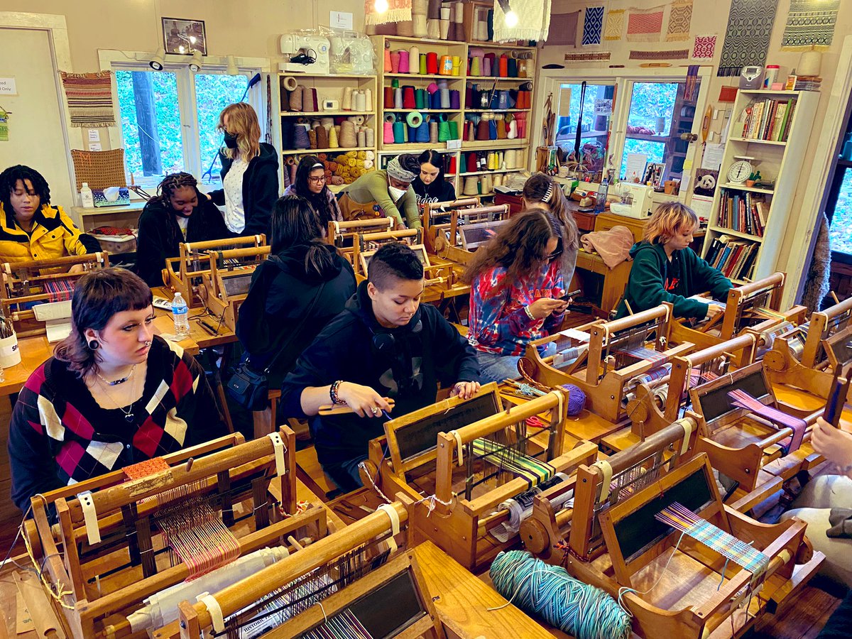 PRPdesign's tweet photo. @JCPSarts @PRP_Panthers We had so much fun today learning about the rich history of #littleloomhouse and weaving at our field trip today! Thank you @FundfortheArts @LouVisualArt for the grant that made it possible! https://t.co/zTkuFqmsZs