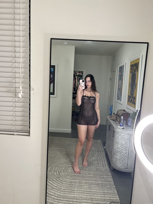 Should I wear this on our first date? https://t.co/YYy7saNHuC