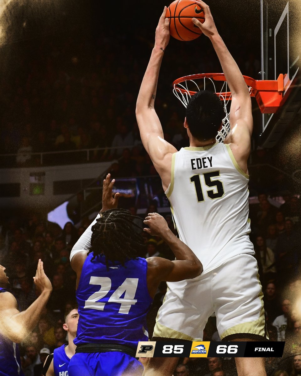 BoilerBall's tweet photo. 💥💥💥💥💥 FINAL

Edey with 23 points, 18 rebounds and 3 assists. 

Purdue's 9-0 start is the best start since 2015-16 (11-0). https://t.co/CygX45H4NX