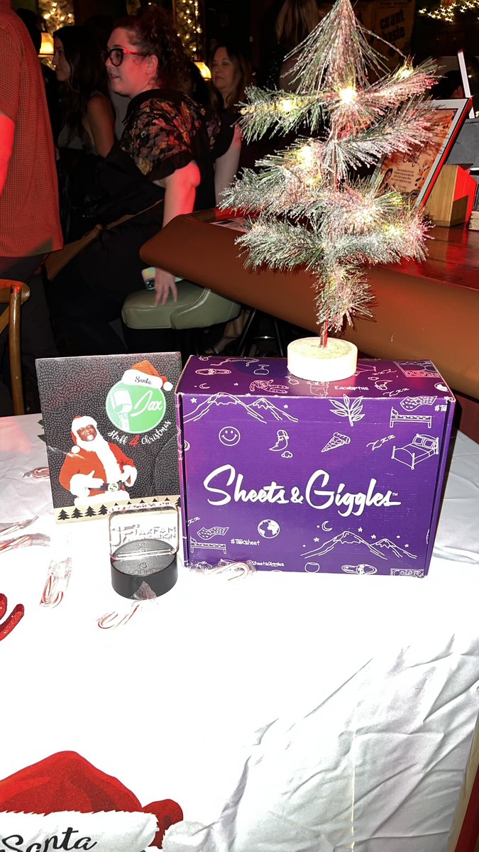 SheetsGiggles's tweet photo. Proud to sponsor @TheJaxShow’s fundraiser #SantaJax for the Jax Family Foundation tonight at Ball &amp; Chain in Miami!

Raising money to send underprivileged kids to college! https://t.co/gEf1qMcQAg
