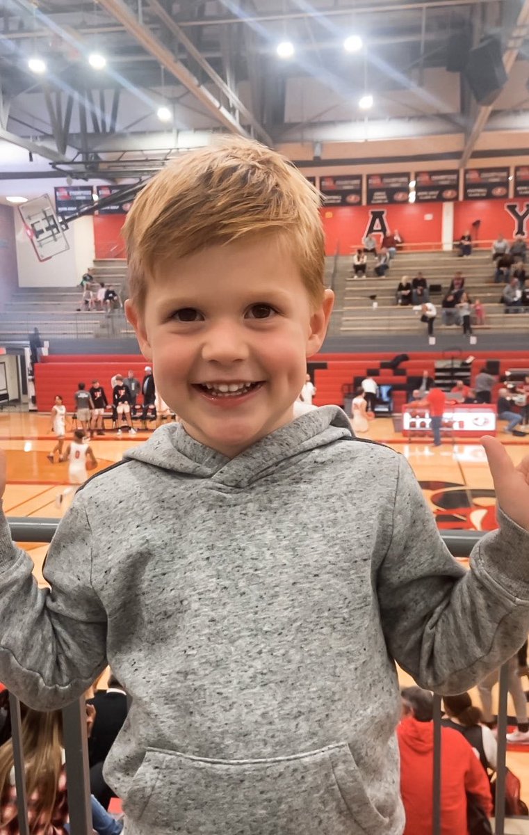 jessecajam's tweet photo. Griff cheering on Uncle @BuffingtonJosh and the Jays @JeffCityHoops ♥️ https://t.co/3lJNfEjYKp