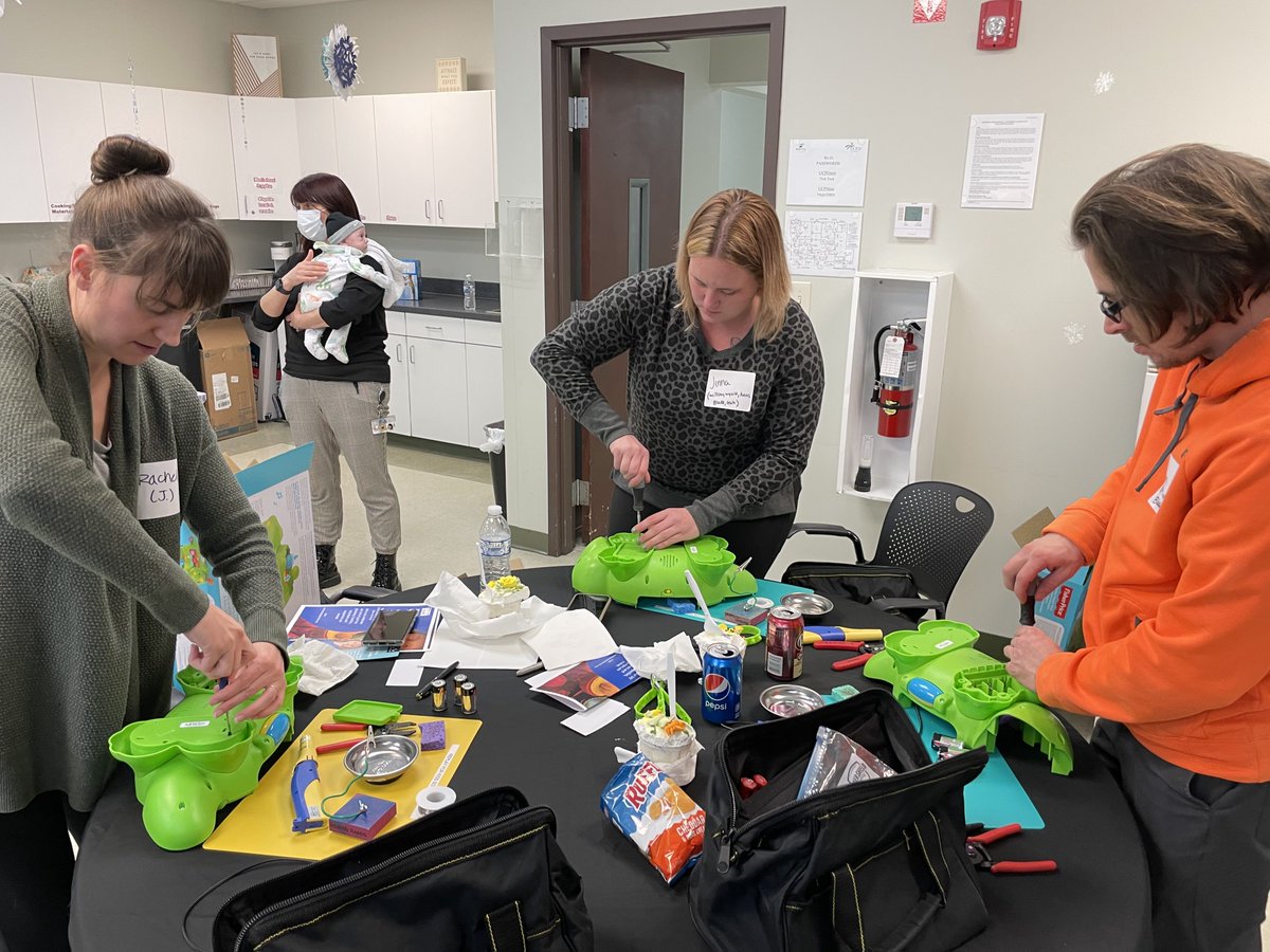 replayforkids's tweet image. Here&apos;s our volunteer round up from November! A massive thank you from our friends @UCPcleveland , Westlake Kiwanis, and the Gilmour Academy Men&apos;s Group!