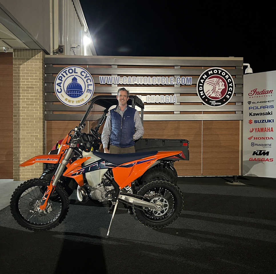 CapitolCycleCo's tweet photo. 2022 Polaris Ranger 500 & 2022 KTM 250XC-W: What a combo! Enjoy the ride, Forrest! Congrats!
#MerryChristmas
#CapitolCycle #Adventure
#HunterHudsonCapitol
#Polaris #KTM #Ranger
#SXS #250XCW #DirtBike
https://t.co/Y3aUFrqJ3e https://t.co/7xGHnHb5pP
