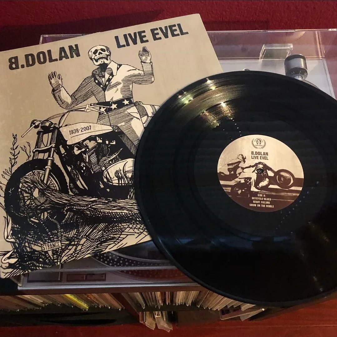 SFRupdates's tweet photo. #WaxWednesday @BDolanSFR's 2008 EP #LiveEvel, featuring selections from his SFR debut LP #TheFailure!
📸 by our #StrangeFam thehigashi on IG https://t.co/66VYfn7ZtS