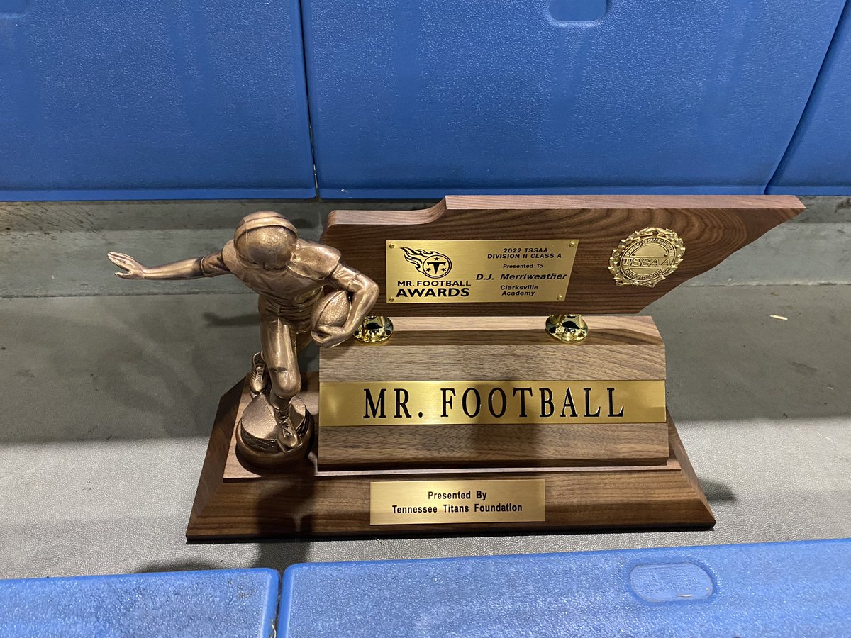 CharlesClark34's tweet photo. Super proud of this guy! Doesn’t get any better than this and there’s not anyone more deserving. Winner in all phases, Congrats DJ! #BennyBoo @djmerriweather_ https://t.co/W46mbGZdkz