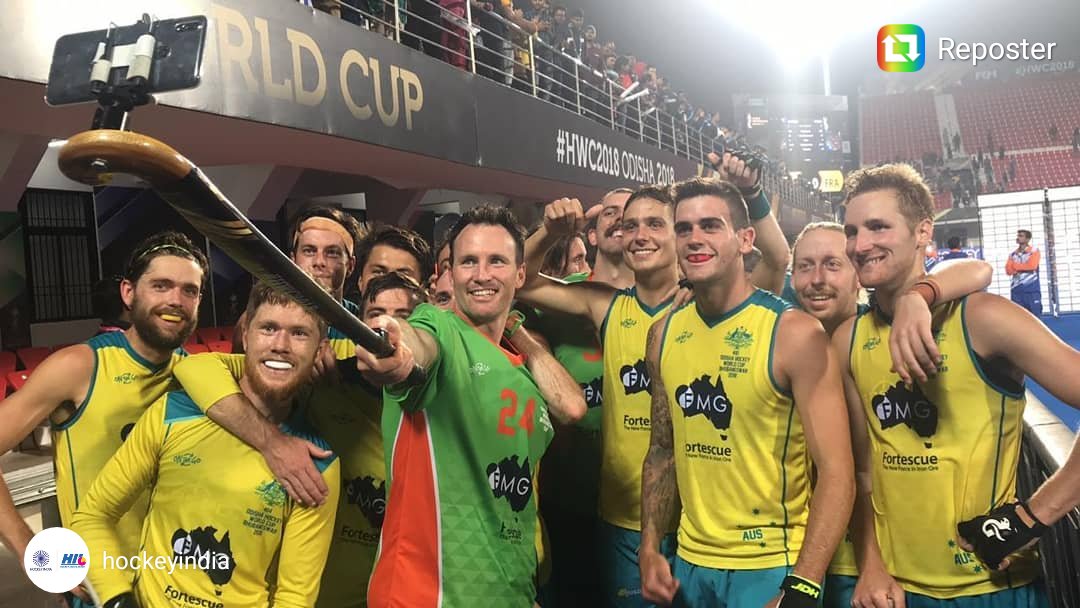 NorthsHockey's tweet photo. THROWBACK THURSDAY- Today we look at memories of @mattdawson06 & the @Kookaburras's Bronze Medal winning time at the @FIH_Hockey 2018 World Cup. We're excited it's on again soon.
#ThrowbackThursdayInBlue
#NorthsHockeyHistory
#BlueBaggerRepresenting
#PrideOfTheKookas
#HWC2018 https://t.co/83ZGKAbwsI