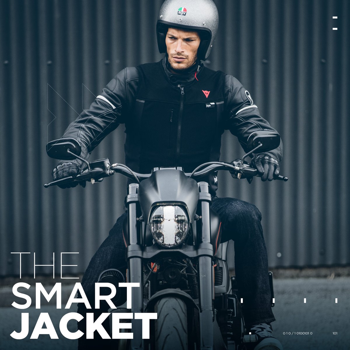 dainesejapan's tweet image. 【ここがすごい！スマートジャケット⑤】
✅エアバッグの誤作動を防ぐGPSを内蔵

ライディング時の速度を正確に検知し、信号待ちなどのアイドリング停車時の周囲からの衝突に対しても360°検知。走行時・停車時問わずライダーの動きを感知して分析し保護します。

#dainese #smartjacket