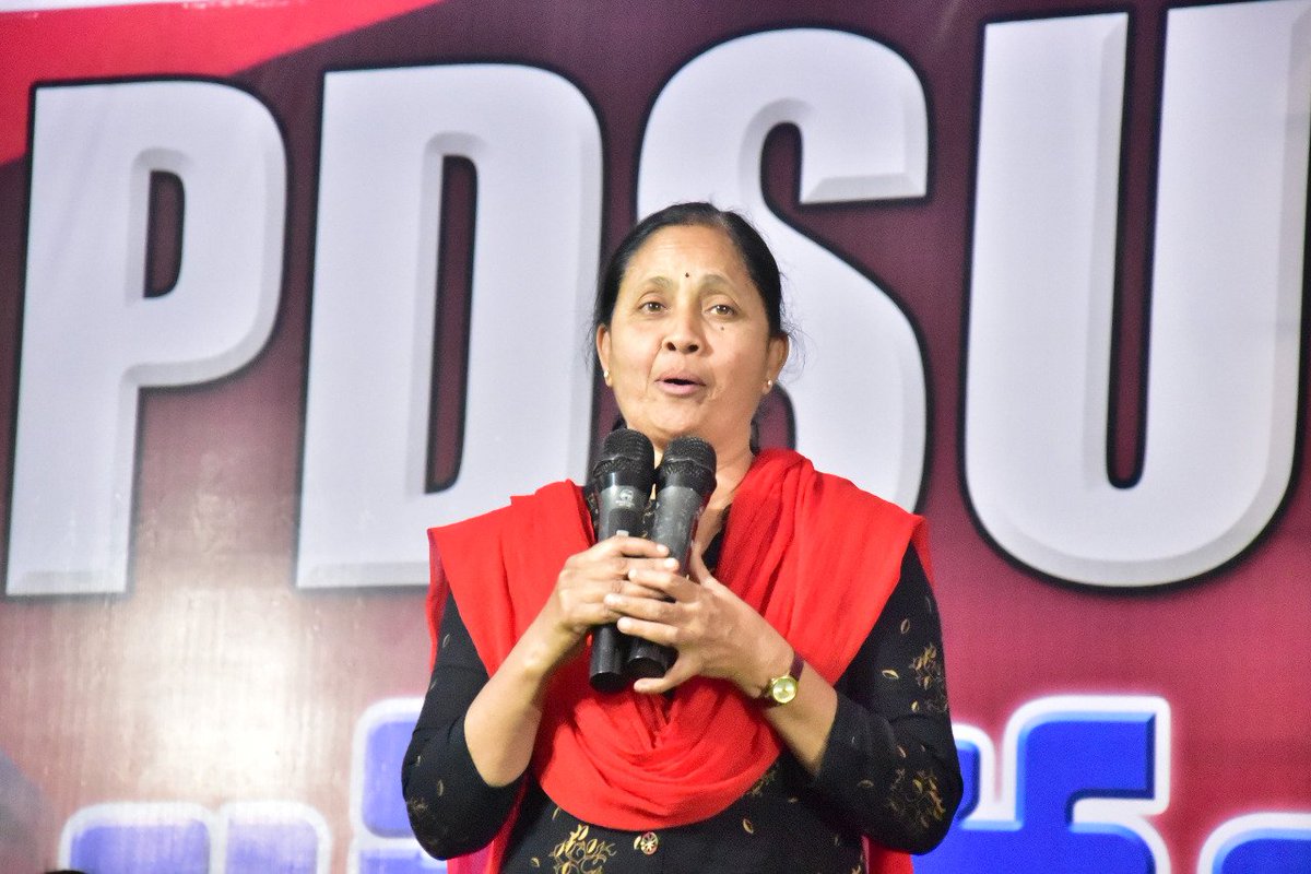 PDSU_22's tweet photo. 22వ మహాసభలు మాట్లాడుతున్నటువంటి ప్రొఫెసర్ హరగోపాల్, ఎస్ ఎల్ పద్మ... https://t.co/b8uNYjSycJ