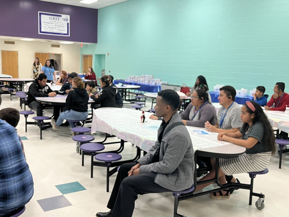 What a great night for our EL students!!! <a href="/IWCSchools/">Isle of Wight County Schools</a> <a href="/WES_Hornets/">WES_Hornets</a>