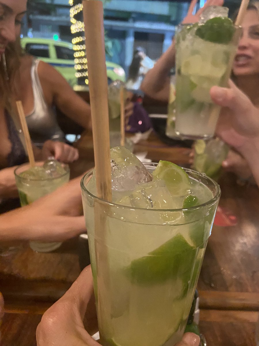 MechiPeralta's tweet photo. #cheers #rio #xlweekend https://t.co/pRZv91C8GZ