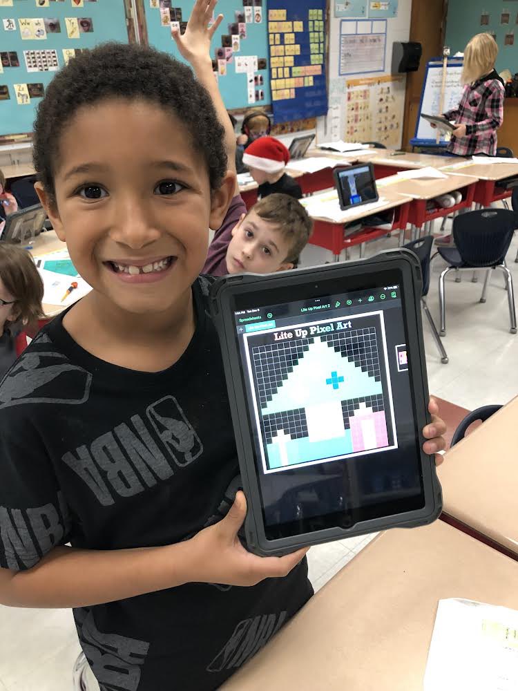 CTE17331's tweet photo. CTE is having a blast with the #12DaysofCreativity ♥️ https://t.co/djIy116fIm
