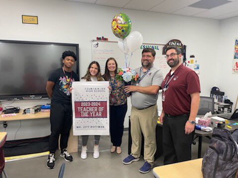 DrMaureenTiller's tweet photo. Congratulations @Jeff_Hoffman816 for being named #FIHS Teacher of the Year 2023-2024! Well deserved honor and recognition 🌟👏🏼@INNvision_FIHS #CTE #MediaTech 🎥 https://t.co/0TXTrQNTtD