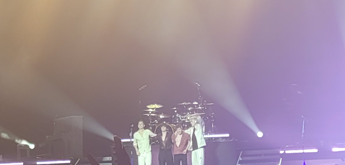 irishaime's tweet photo. TAKE ME BACK!!!!! @TheVampsband @TheVampsJames @TheVampsBrad @TheVampsTristan @TheVampsCon https://t.co/FCejgfZwyp