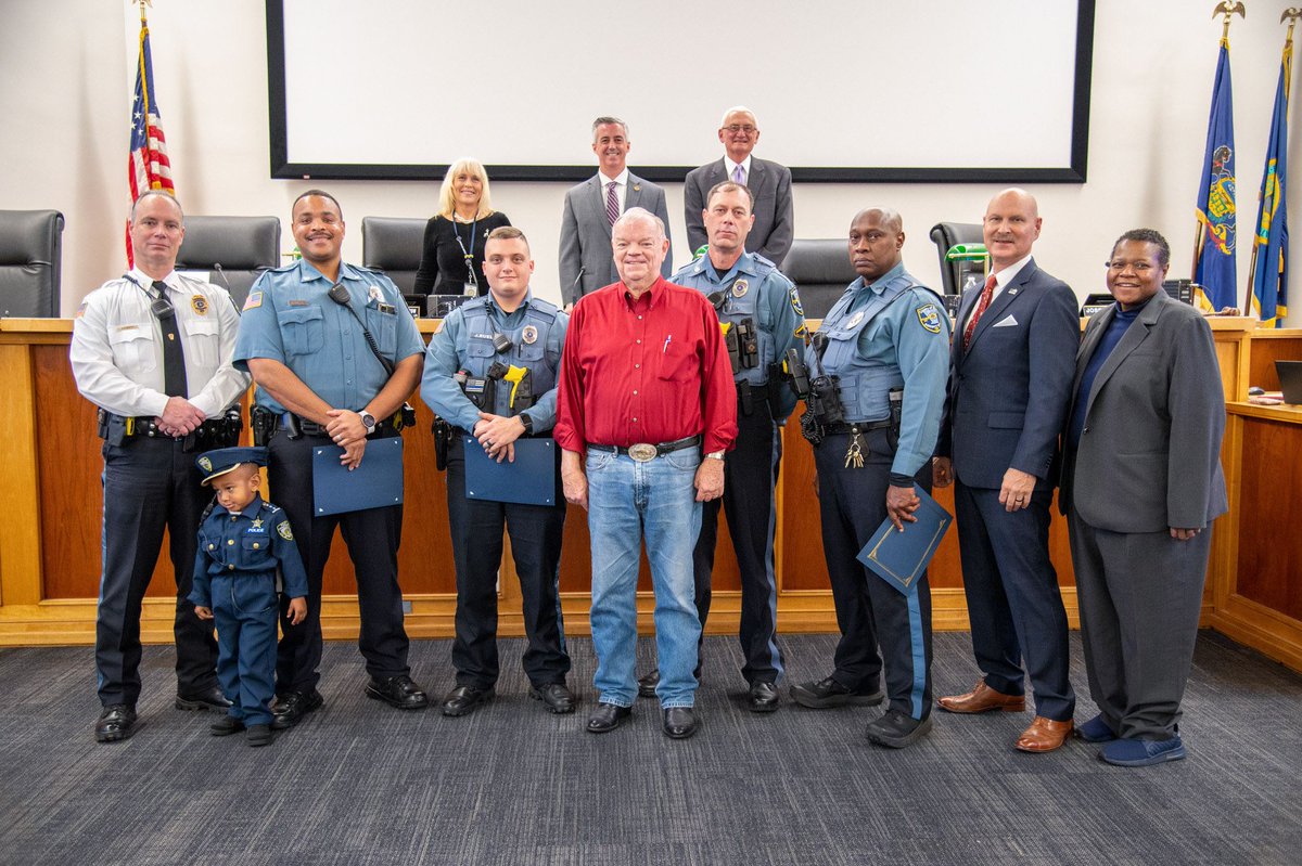 BuxMontNews's tweet photo. County Security Staff Saves Life Of Former Commissioner &amp; Middletown Resident Andy Warren https://t.co/epUkNrJUdy https://t.co/jaEAsVlHtA