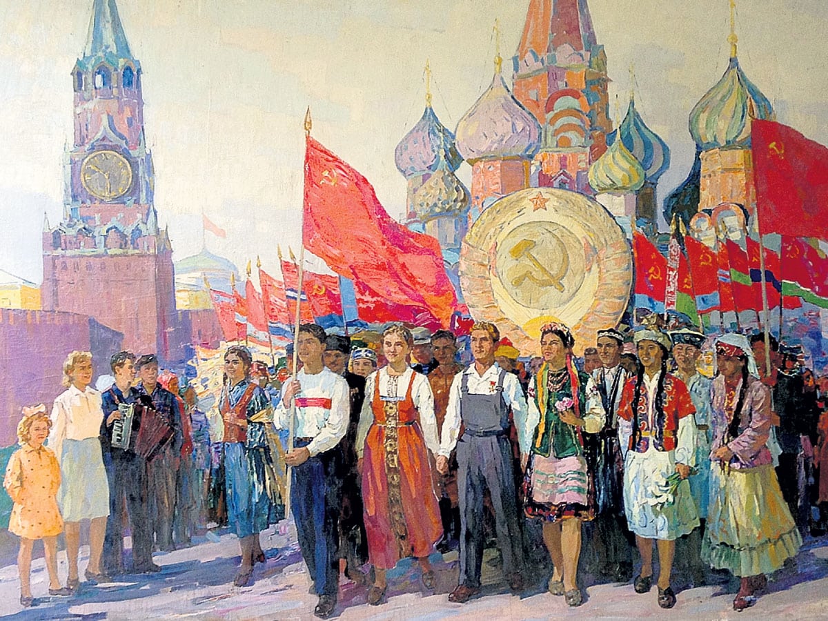 «В той же мере, в какой будет уничтожена эксплуатация одного индивидуума другим, уничтожена будет и эксплуатация одной нации другой.
Вместе с антагонизмом классов внутри наций падут и враждебные отношения наций между собой».
Маркс, Энгельс