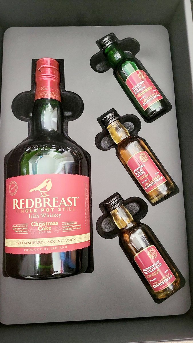 ivoroloughlin's tweet photo. Delighted with the #barrelclub delivery today. @Redbreast_US Christmas Cake. Virgin oak, cream sherry and PX influenced at 58%. It can only be delicious!!
A Christmas Day drink, I think. https://t.co/TV1V0EuZsF
