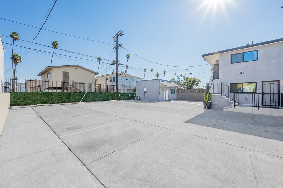 TiaoProperties's tweet photo. NEW PRICING! Non-LA rent controlled, fully remodeled turnkey property consisting of 9 units including one newly constructed ADU. 

✨New Price: $3,375,000✨

More info here: https://t.co/OAsPmNiT9w

#InvestmentProperty #MultifamilyForSale #LosAngelesRealEstate #1031Exchange https://t.co/AFJKBcs3a2