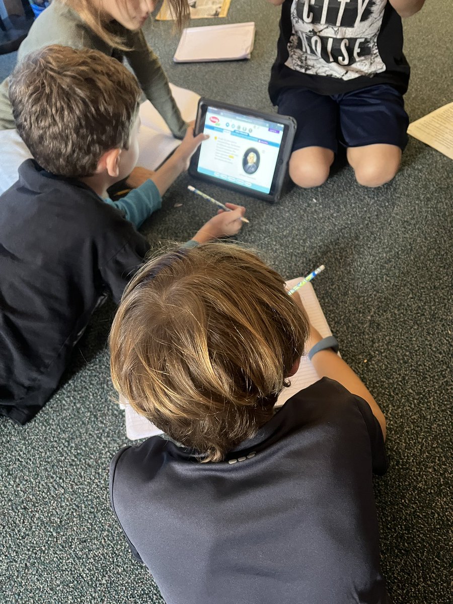 Mrs_Green___'s tweet photo. Researching historical figures so that they can teach their classmates about them!! Can’t wait to see how their presentations turn out!! https://t.co/PVOv6VXn0P