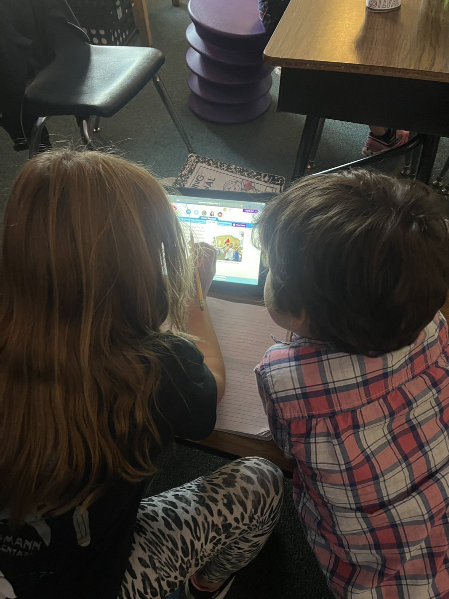 Mrs_Green___'s tweet photo. Researching historical figures so that they can teach their classmates about them!! Can’t wait to see how their presentations turn out!! https://t.co/PVOv6VXn0P