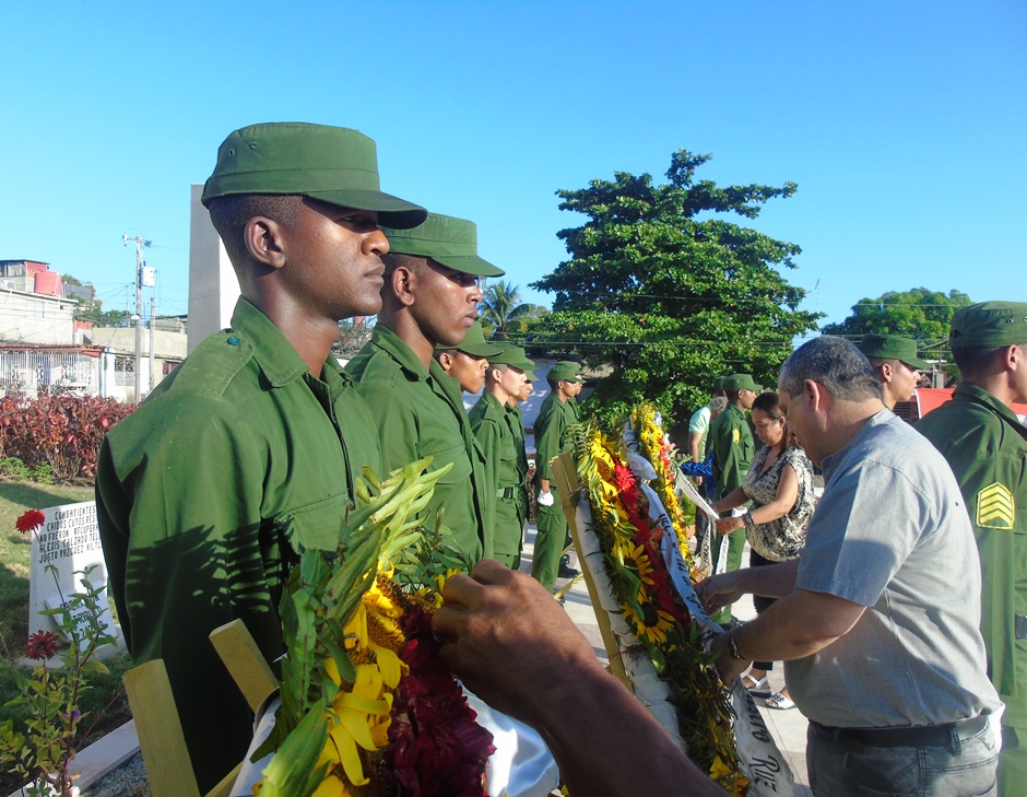 mosqueda2030's tweet photo. Emotivo acto en #Guantanamo por los aniversarios 126 de la caída en combate del Mayor General Antonio Maceo Grajales y su ayudante Panchito Gómez Toro y 33 de la Operación Tributo. #CuvaVive. https://t.co/U5UTfZnoPm