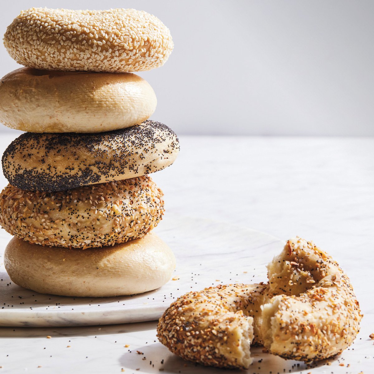 USFoods's tweet photo. Over the last few years, close to half of all consumers want to eat healthier, yet #bread continues to thrive among #restaurants: https://t.co/TOOobtcswO #FoodFanaticsMag #trending #gluten https://t.co/bOGiDOGDbq