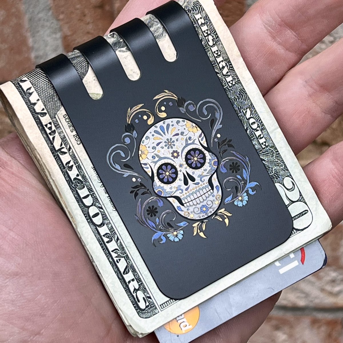 SuperiorTi's tweet photo. Fast, easy access to your cards WITHOUT the bulk of a wallet