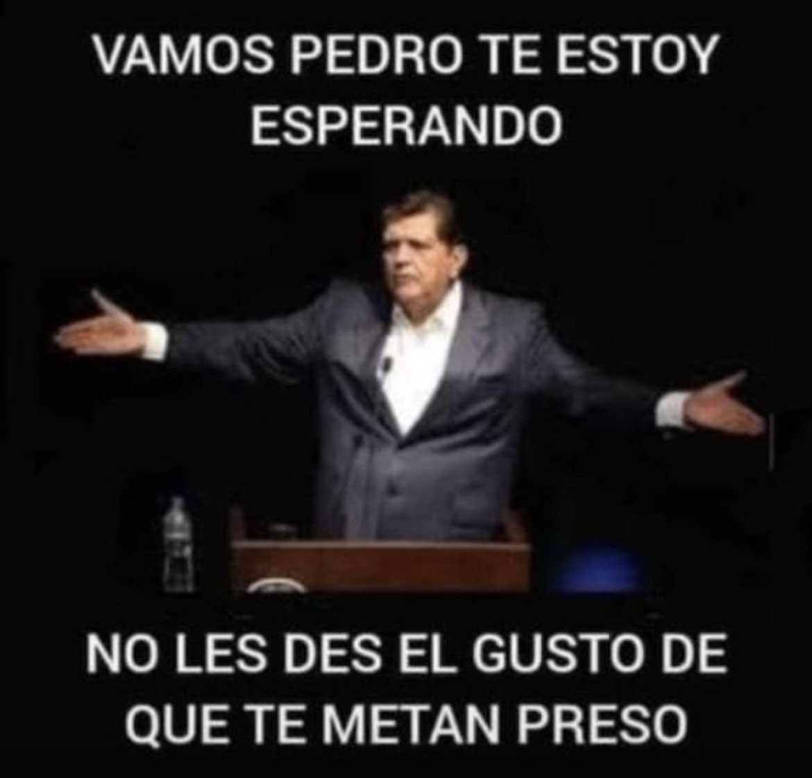 luim_sr's tweet photo. #AlanGarcia en estos momentos 
#CastilloLaPrisionTeEspera https://t.co/ypnbkIXt23