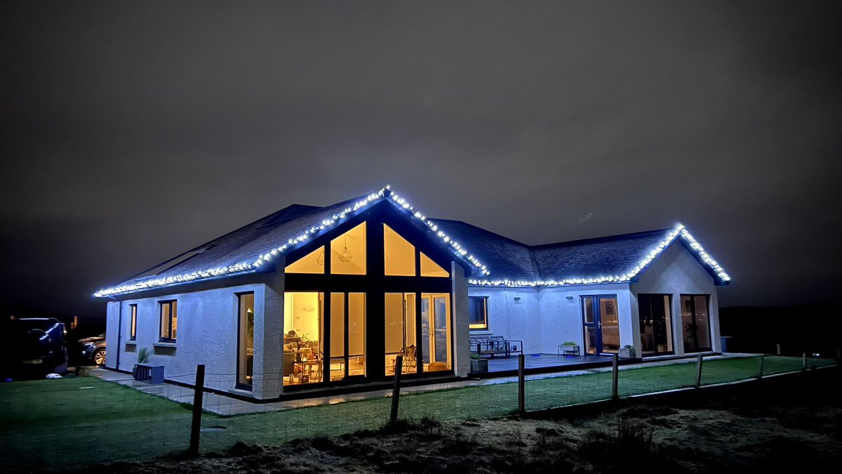 Mr <a href="/Kevin_macm/">Kevin</a> has been busy outside this evening, making the place bright and magical! ❄️🎄🥰 I’m just wondering if anyone in Point can see us!? 👋 #isleoflewis #OuterHebrides