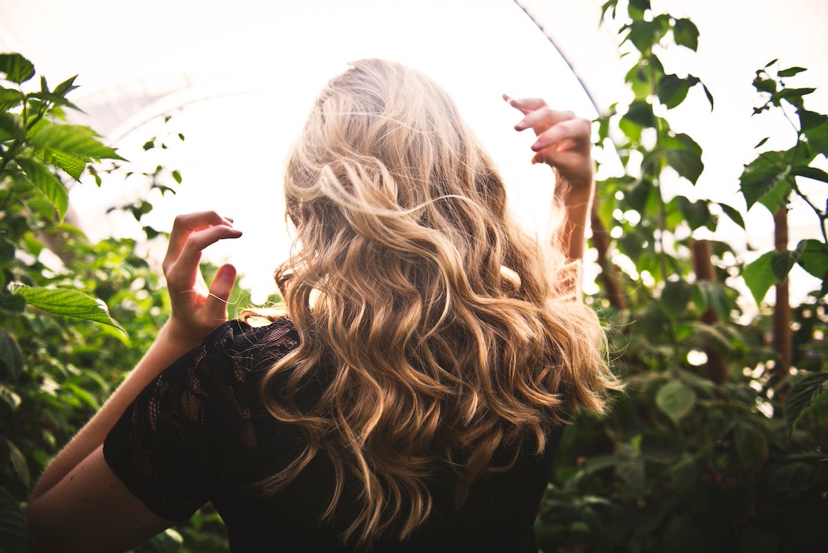 HaulFame's tweet image. The ultimate guide for anyone looking polish up their natural wavy hair routine. Whether you&apos;ve got 2A, 2B or 2C hair, we&apos;ve got you covered! 

#wavyhair #wavyhairroutine #curlyhair #hair 

hauloffame.co/natural-wavy-h…