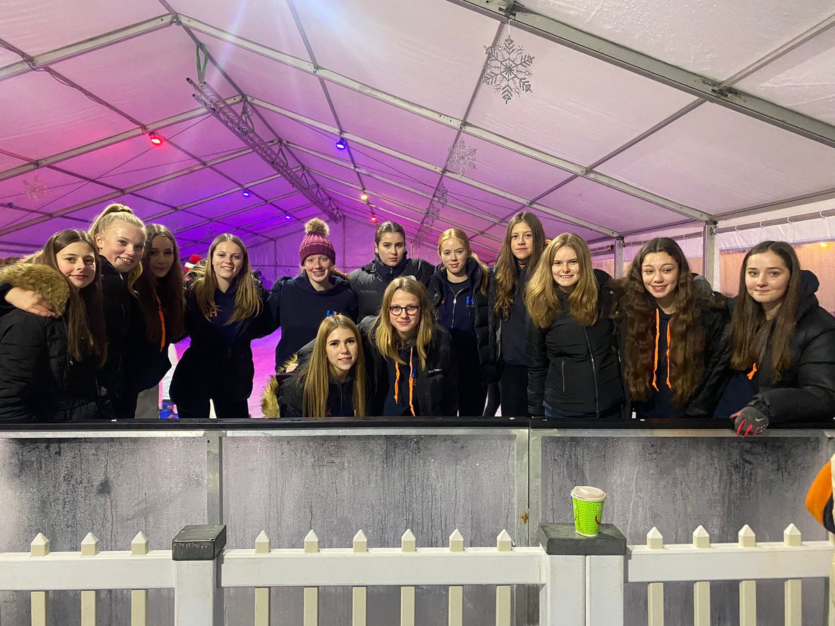 HornetsJuniors's tweet photo. Second Ice Skating session - U12-U17! Lots of fun, lots of falling over, all with friends 🥰 @skateletchworth #skatewithfriends #notjustteammatesbutfriends #blueandorangefamily💙🐝🧡 https://t.co/lYxu4waiZ0