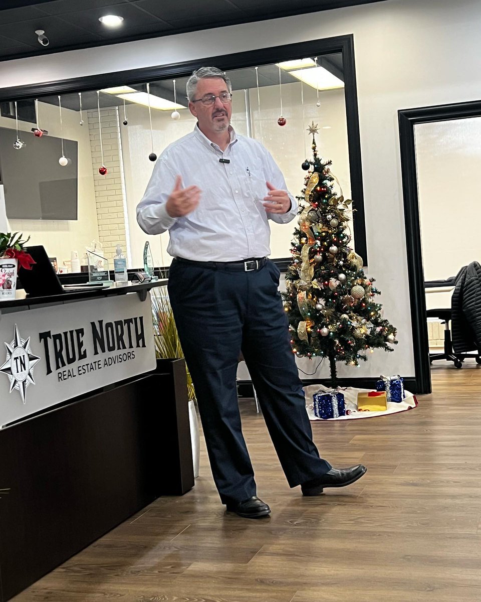 true_advisors's tweet photo. Great Lunch &amp; Learn with @ArrowoodTim "Protecting Your Commissions” #realestateinvesting https://t.co/3vjPVNVICq