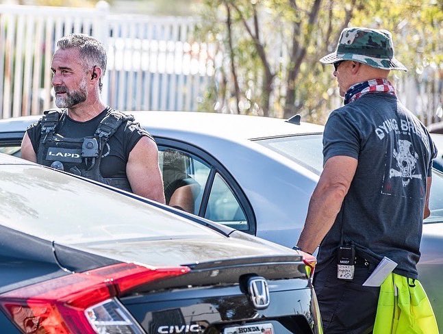 swat_deaconluca's tweet photo. in between takes, in between cars, in between @HarringtonMatty and @odiegallop
see ya Friday at 8pm on @cbstv ππΌππΌππΌ
πΈ @The_VINO
.
.
Repost @jayharrington3
.
.
#swat #swat2022 #swatseason6 #swatfridays #swatcbs #cbstv #sptv #rollswat #guacaine
(S6xE08) https://t.co/vW9G44XYco