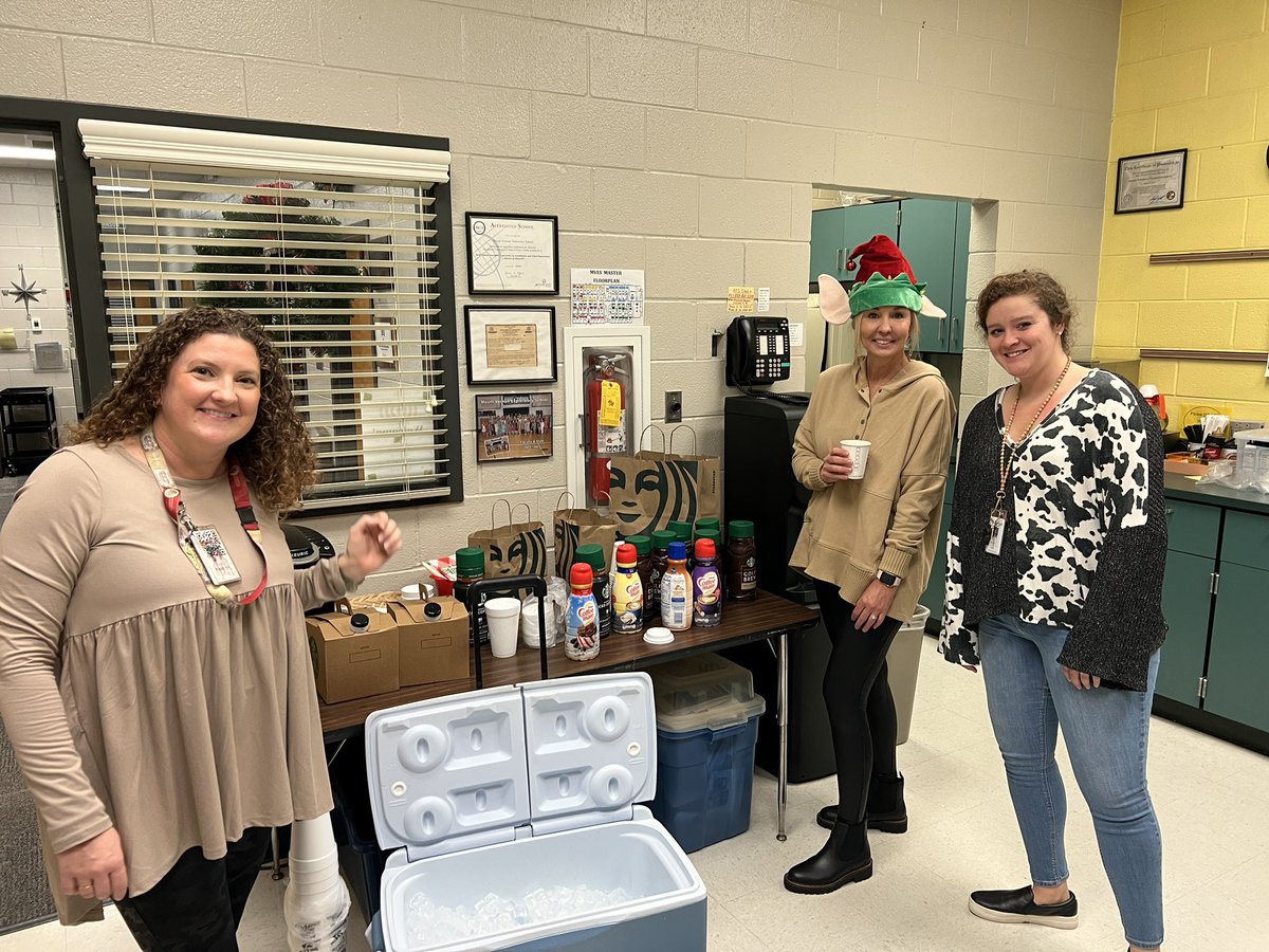 MVESGainesville's tweet photo. It was a wonderful Wednesday for #JavaJoy ☕️🎄👏#12DaysOfChristmas @mrsnixcounsels @Hall_Schools https://t.co/4bC0xoLxDj
