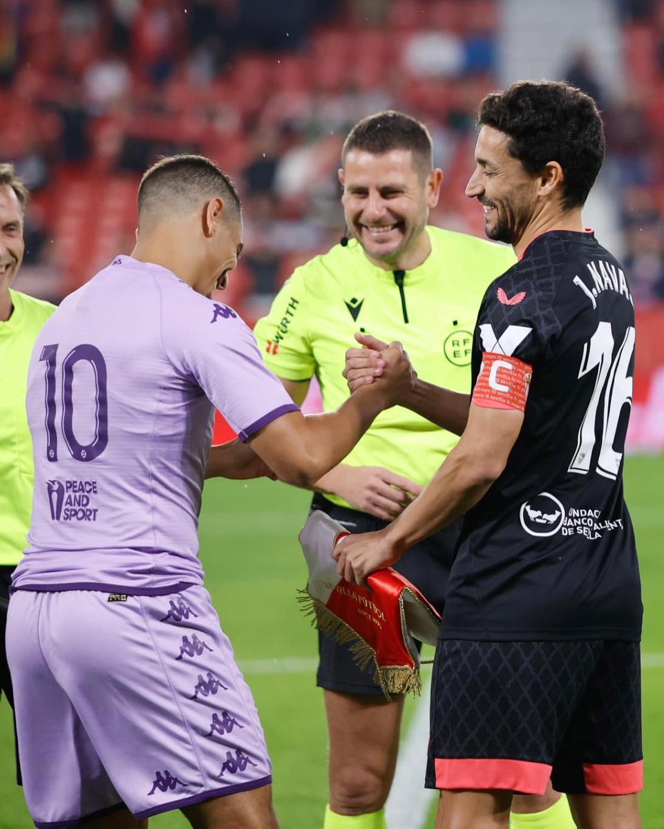 WissBenYedder's tweet photo. Ha sido un placer y un honor volver a este estadio que tantas alegrías me ha dado. Gracias a todos por vuestra maravillosa acogida. No lo olvido. Miarma ❤️🤍 @SevillaFC https://t.co/LbhSfwEyfI