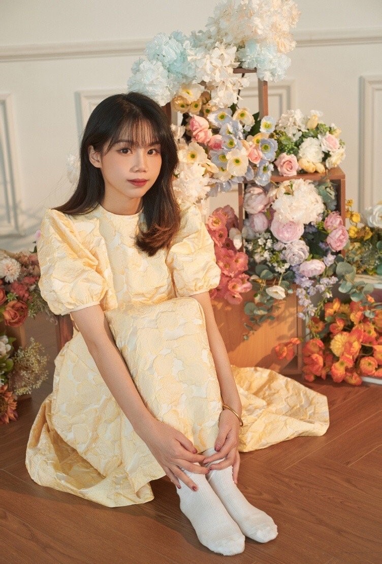 prisonhost's tweet photo. 重口拷问文:审判公开自慰女犯谢卓敏乱交女犯蔡唯杨
在残酷的性虐和拷问面前，昔日好闺蜜谢卓敏(p123)和蔡唯杨(p4合照)互相举报出卖，双双成为酒吧的人肉沙发和公用肉便器……
#爽文 #意淫 #拷问 #酷刑 #SM #幻想 #调教 #反差 #酷刑 #文字 #审讯 #重口
全文因推有字数限制请看https://t.co/VShqixau3V https://t.co/yQtjJ0Wgx4