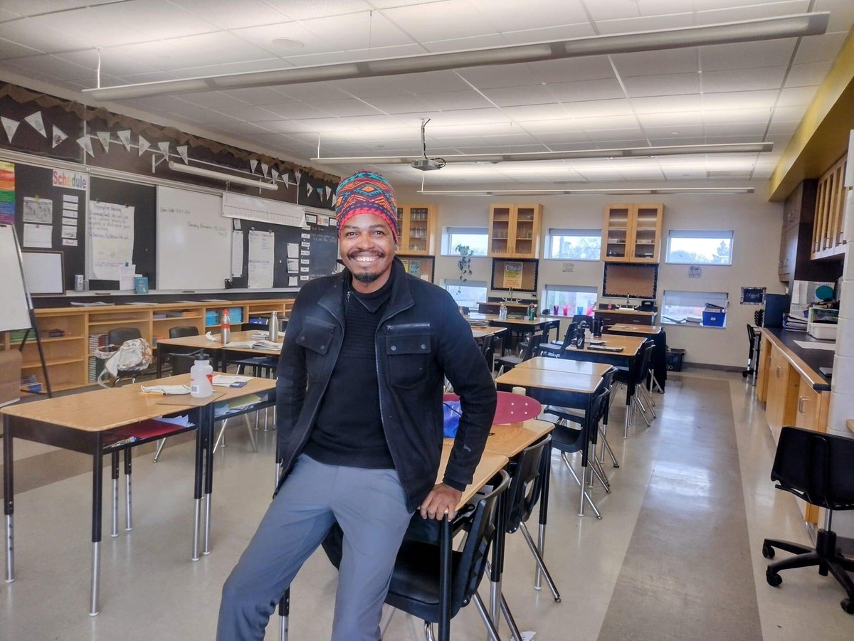 Our new #artisteducator Mbonisi Zikhali Zomkhonto recently shadowed our artist educator Linda Lord to see how Arts Can Teach comes alive in the classroom. 
We’re so happy to have Mbonisi on board. Join us in appreciating this inspiring artist educator! 👏🏿👏🏿👏🏿