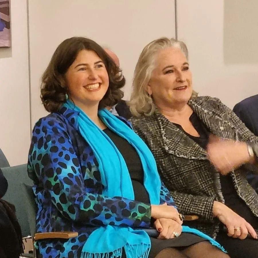 Ontzettend blij dat de raad een goede en leuke opvolger heeft voorgedragen #Barbara de Reijke. 8 februari as neemt zij het stokje als burgemeester van Blaricum van mij over🙏🏻