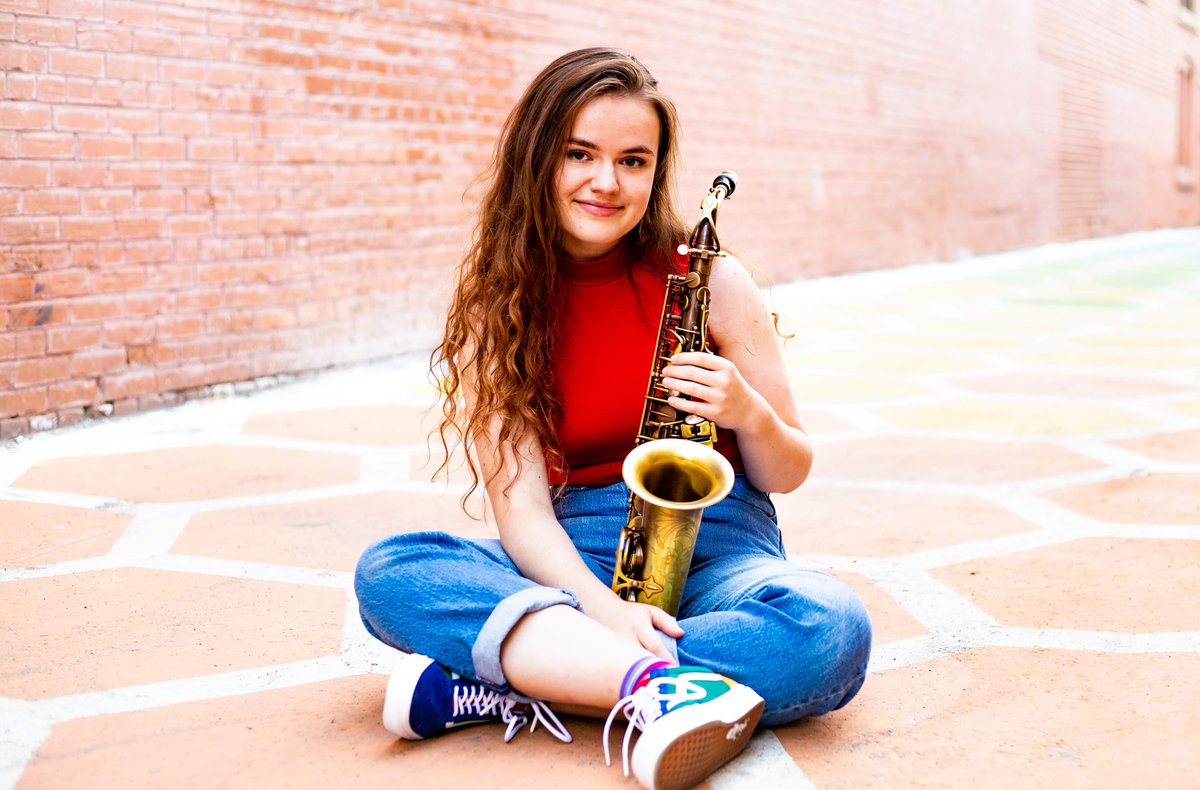 This #Saturday December 10 #AFestiveMosaic features performances from some fantastic musicians including The Holly Sangster Trio: Holly Sangster, saxophone, Madeline Vandersluys, trombone, Gareth Gilliland, guitar.  

#tickets  ukrainianmalechorus.ca and we hope to see you there