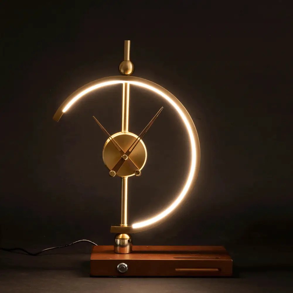 VuinicaHome's tweet photo. https://t.co/o3aDfH3nbS

Silent Moving Clock Lamp Light with Wireless Charging Station. #clocklamp #nightlight #quietclock #modernhome #luxury #homedecor #tablelamp #bedsidelight #luxuryhome #goldclock https://t.co/v903Um82Xo