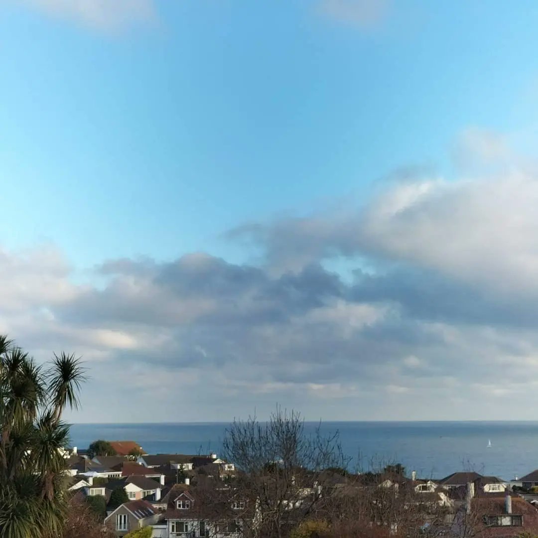 MichellePoet's tweet photo. #views #viewsfordays #photo #photography #photographer #photooftheday #photographyislife #photographersinfocus #photogram #ocean #oceanside #oceantherapy #oceanlife #oceanview #love #light #beautifulday #winter #blueskies #oceanphotographer #oceanphotography #cloudstagram #clouds https://t.co/3GHgyFv2H1