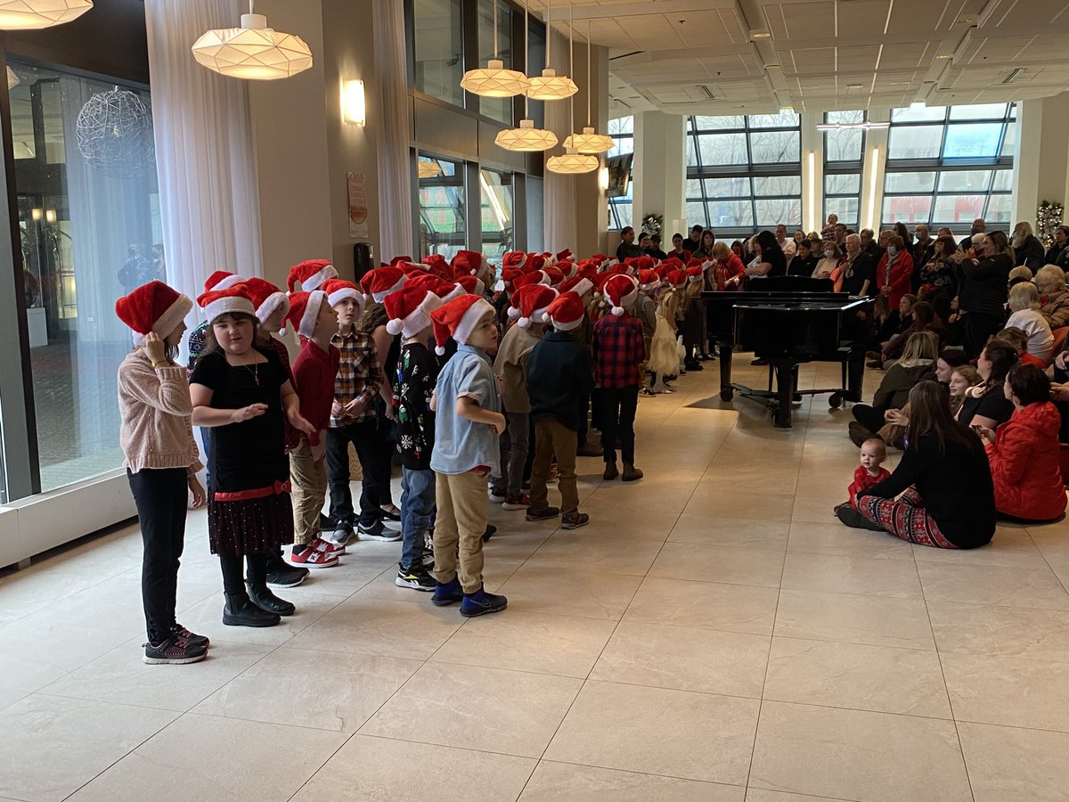 We sang a selection of holiday songs at the Delta today, and it was simply beautiful. <a href="/NLESDCA/">NLESD</a> <a href="/HTE_K4/">HTEK4</a>