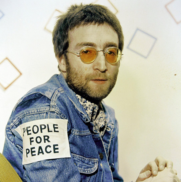 rocknrollgarag1's tweet photo. 42 years without John Lennon. The legendary Beatle was tragically killed back in December 8, 1980 at the age of 40. https://t.co/5iRU9YsQog
