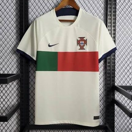 CR7Brasil's tweet photo. SORTEIO DAS QUARTAS! 🚨🏆

🇵🇹Se Portugal se classificar, vamos sortear a camisa branca pra vocês!

REGRAS:
-Seguir @curiosidadesdb 
-Seguir @pietrocalvinho 
-RT nesse Tweet

SORTEIO SERÁ NO DIA 11/12! 📆 https://t.co/fuvdaassgg