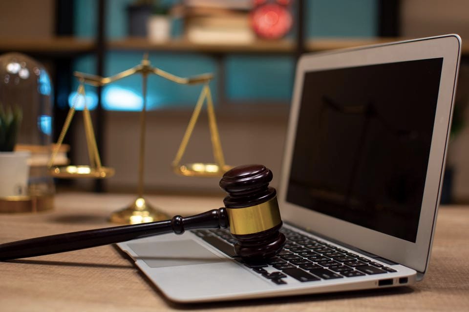 STOLscience's tweet photo. #PubhD #UMinho #50 - 12/12 / 21.15h / Rossio Bar / Braga
Ana Isa Meireles (Direito) – Justiça online, a prova digital no #processojudicial
#phd #investigacao #doutoramento #scicom #bar #pub #braga #direito #justiça #online com @cienciasuminho @UMinho_Oficial https://t.co/1pd9SO9rXJ