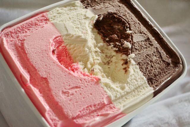 ciniimiin's tweet photo. i’m obsessed with the neopolitan combo?? brown pink and white just go so well together https://t.co/VHfkZJu3EM